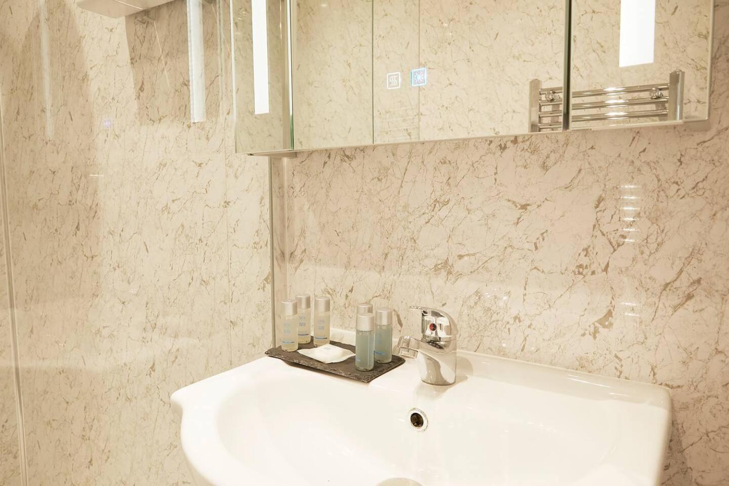 Sea View Serenity Breath Taking Sea View Sleeps 4 Scarborough Exterior foto